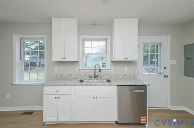105 N Quince Ave, Highland Springs, VA 23075