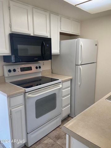 8888 N 47TH Avenue 244, Glendale, AZ 85302