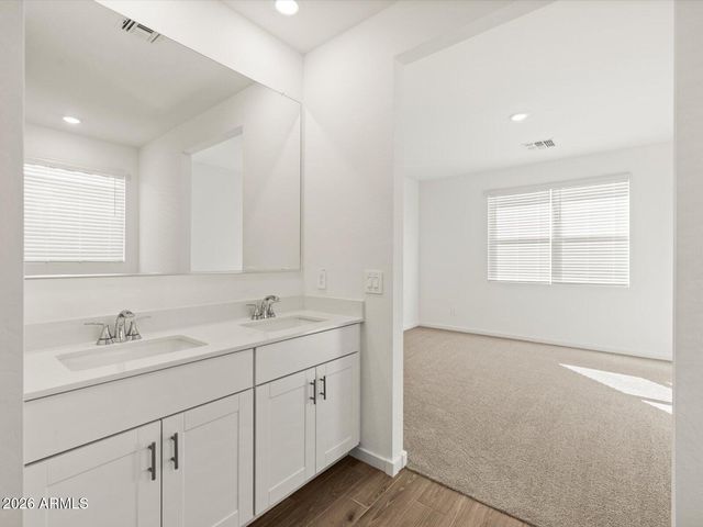 32924 N CLARET Court, San Tan Valley, AZ 85143