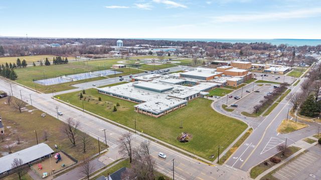 723 Arbor Court, South Haven, MI 49090