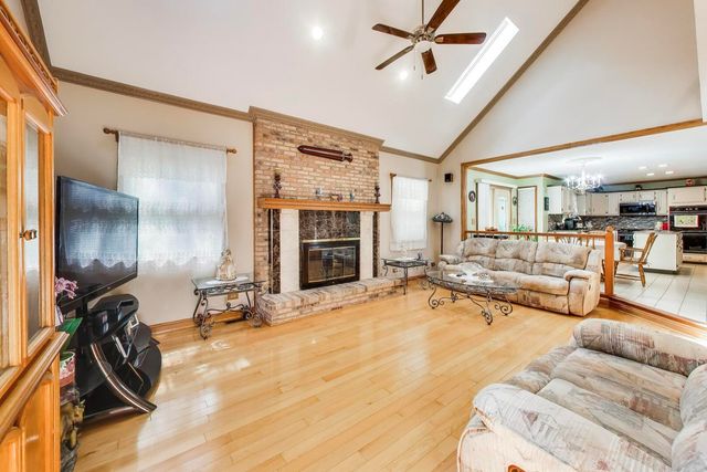 1120 Redwood Drive, Algonquin, IL 60102