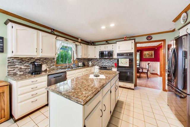 1120 Redwood Drive, Algonquin, IL 60102