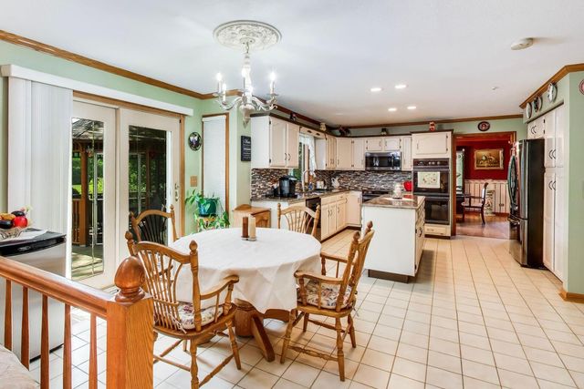 1120 Redwood Drive, Algonquin, IL 60102