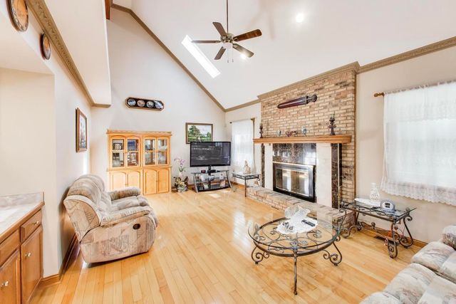 1120 Redwood Drive, Algonquin, IL 60102