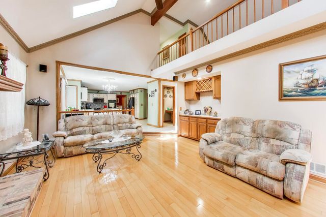 1120 Redwood Drive, Algonquin, IL 60102