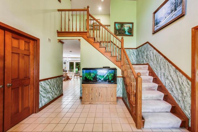 1120 Redwood Drive, Algonquin, IL 60102