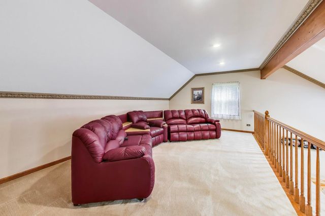 1120 Redwood Drive, Algonquin, IL 60102