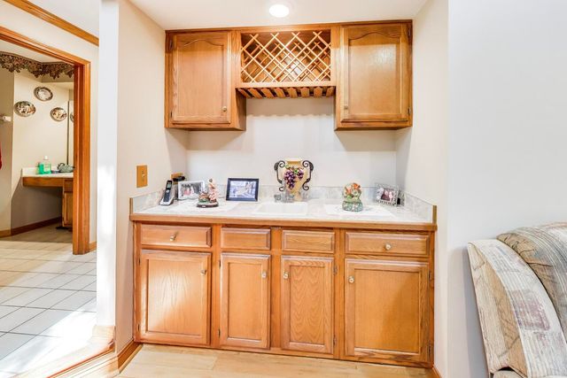 1120 Redwood Drive, Algonquin, IL 60102