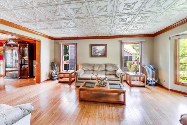 1120 Redwood Drive, Algonquin, IL 60102