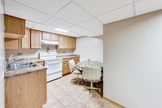 1120 Redwood Drive, Algonquin, IL 60102