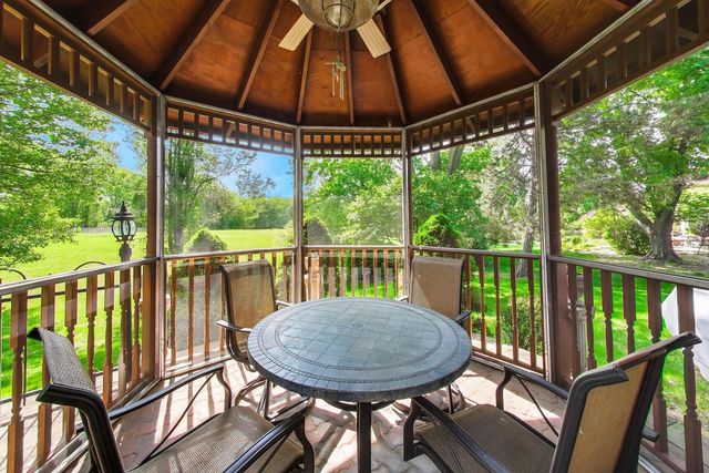 1120 Redwood Drive, Algonquin, IL 60102