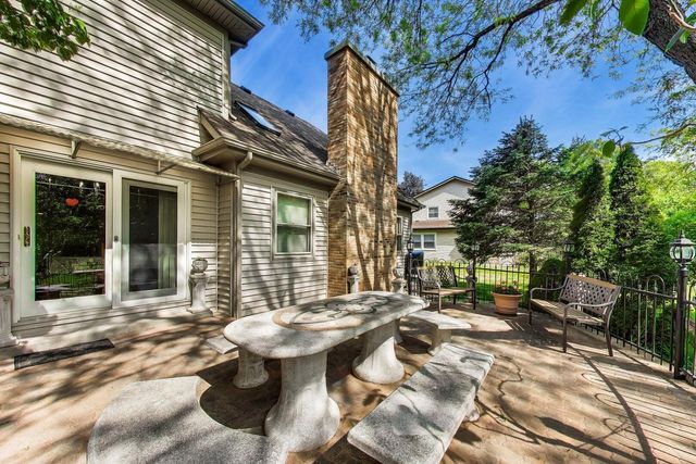1120 Redwood Drive, Algonquin, IL 60102
