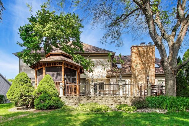 1120 Redwood Drive, Algonquin, IL 60102