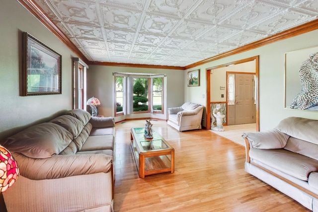 1120 Redwood Drive, Algonquin, IL 60102