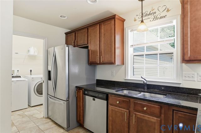 194 Summers Landing Ln, Louisa, VA 23093