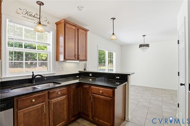 194 Summers Landing Ln, Louisa, VA 23093