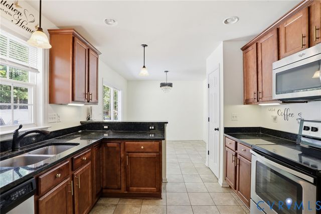 194 Summers Landing Ln, Louisa, VA 23093