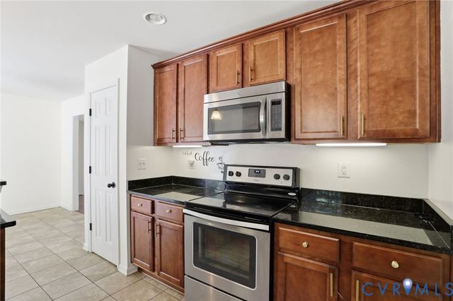 194 Summers Landing Ln, Louisa, VA 23093