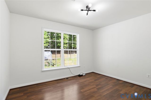 194 Summers Landing Ln, Louisa, VA 23093