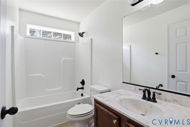 194 Summers Landing Ln, Louisa, VA 23093