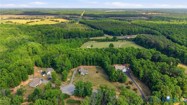 194 Summers Landing Ln, Louisa, VA 23093