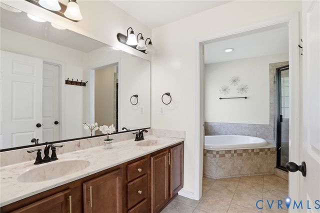 194 Summers Landing Ln, Louisa, VA 23093