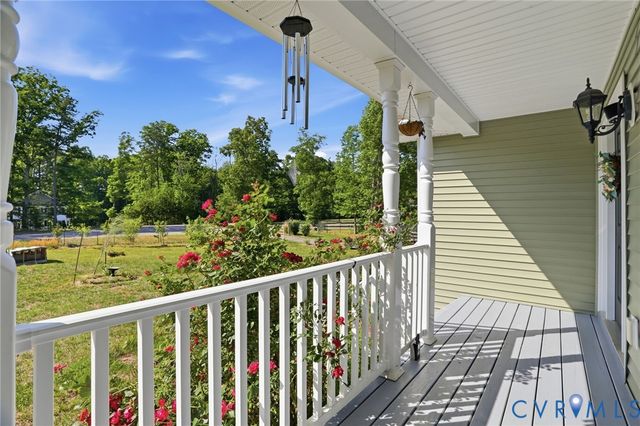 194 Summers Landing Ln, Louisa, VA 23093