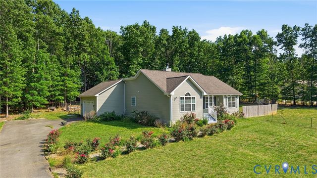 194 Summers Landing Ln, Louisa, VA 23093
