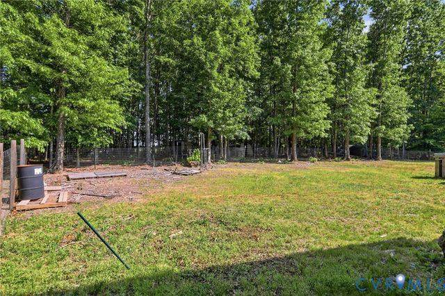 194 Summers Landing Ln, Louisa, VA 23093