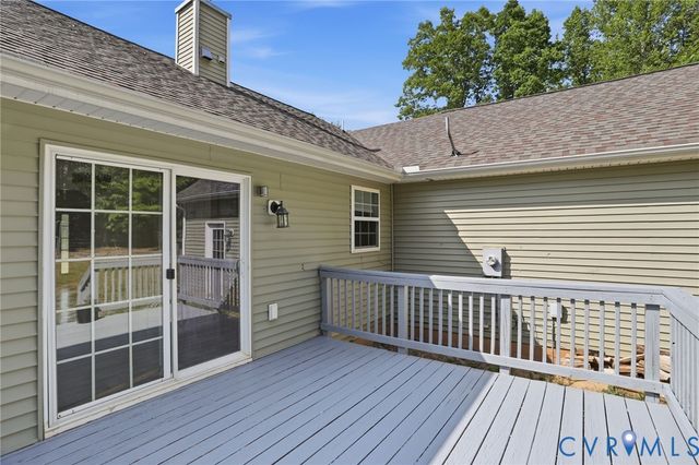 194 Summers Landing Ln, Louisa, VA 23093