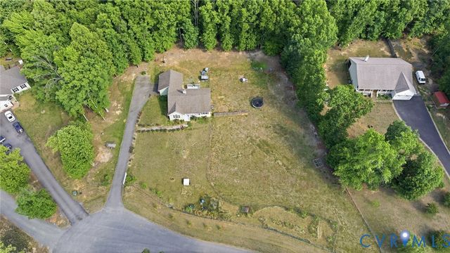 194 Summers Landing Ln, Louisa, VA 23093