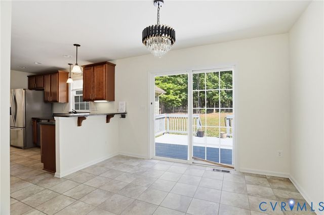 194 Summers Landing Ln, Louisa, VA 23093