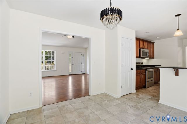 194 Summers Landing Ln, Louisa, VA 23093