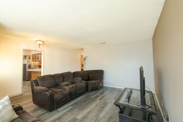 1625 S Lydia Drive, Tulare, CA 93274