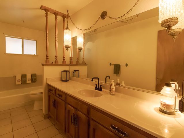 1625 S Lydia Drive, Tulare, CA 93274