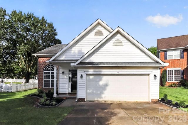 1194 Tufton Place NW, Concord, NC 28027