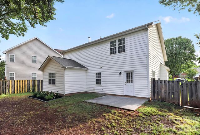 1194 Tufton Place NW, Concord, NC 28027