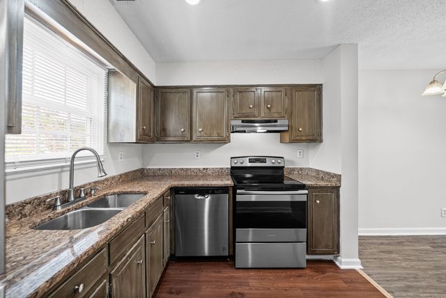 105 Greenland Ct, Clarksville, TN 37042