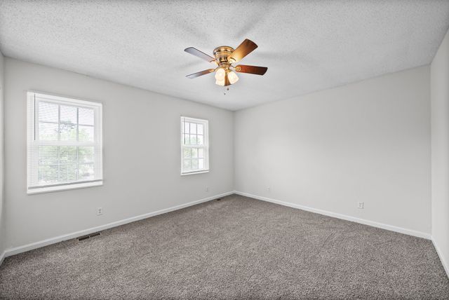 105 Greenland Ct, Clarksville, TN 37042