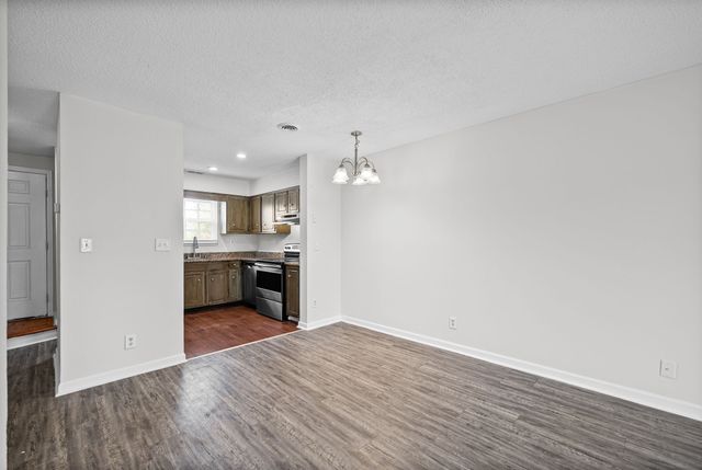 105 Greenland Ct, Clarksville, TN 37042