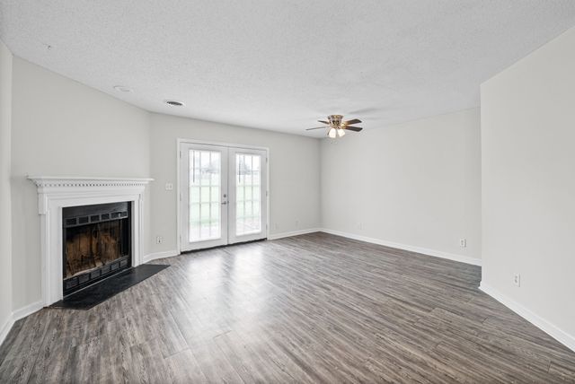 105 Greenland Ct, Clarksville, TN 37042