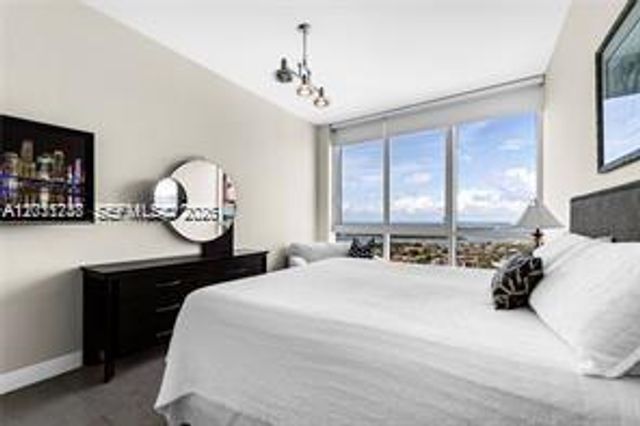 100 S Pointe Dr 3702, Miami Beach, FL 33139