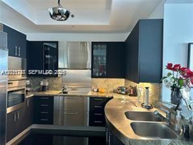 100 S Pointe Dr 3702, Miami Beach, FL 33139