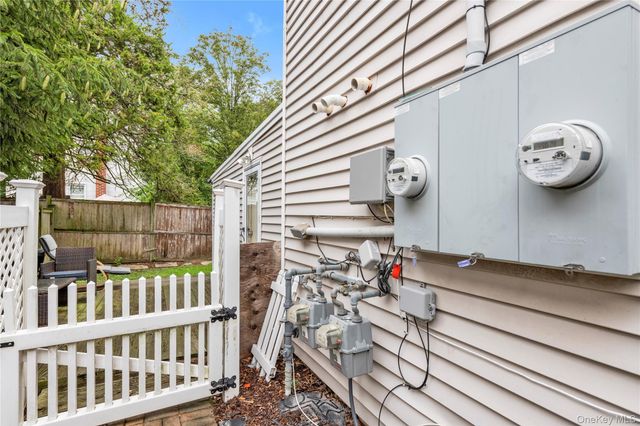 11 Nesaquake Avenue 2nd Fl, Port Washington, NY 11050