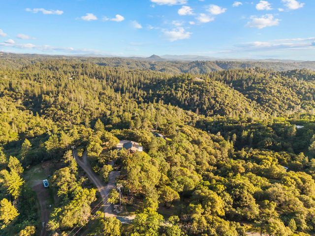 15275 Autumn Dr, Sutter Creek, CA 95685
