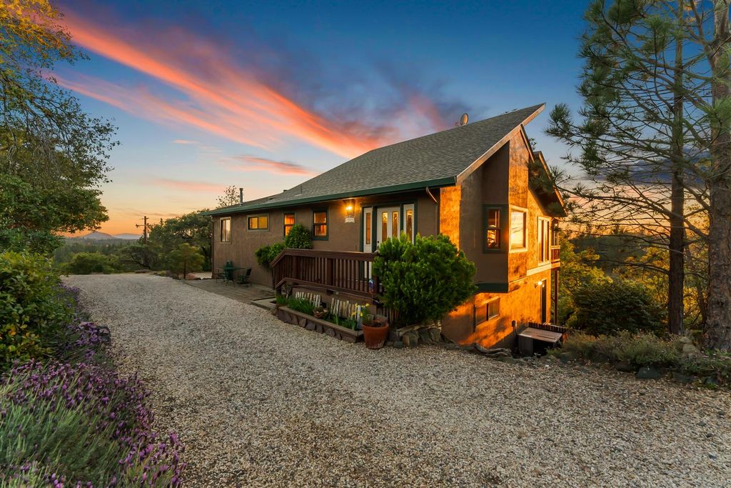 15275 Autumn Dr, Sutter Creek, CA 95685