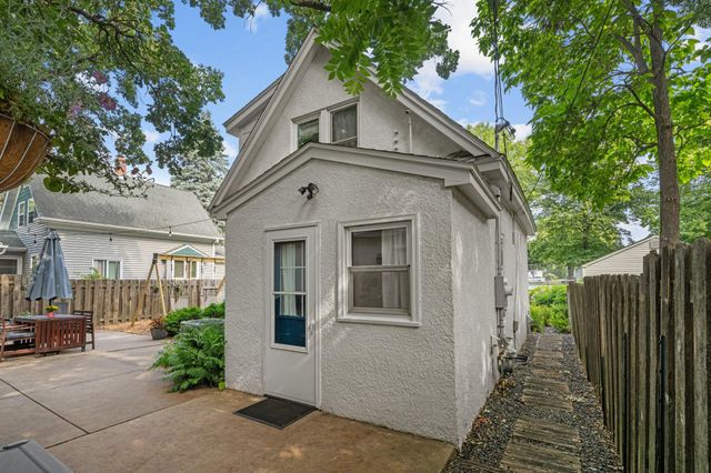 1830 Hewitt Avenue, Saint Paul, MN 55104