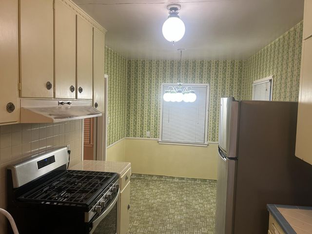 913 N 55th St, Sacramento, CA 95819