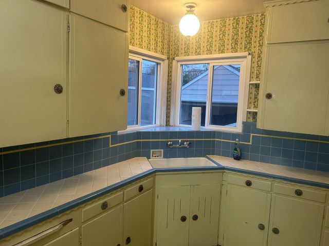 913 N 55th St, Sacramento, CA 95819