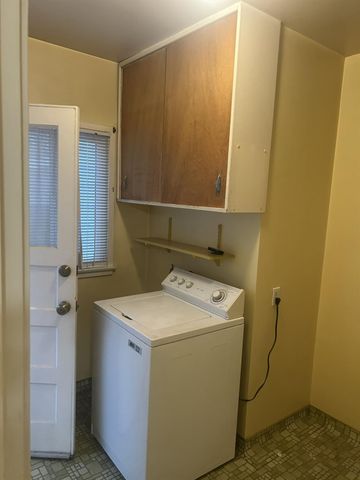 913 N 55th St, Sacramento, CA 95819